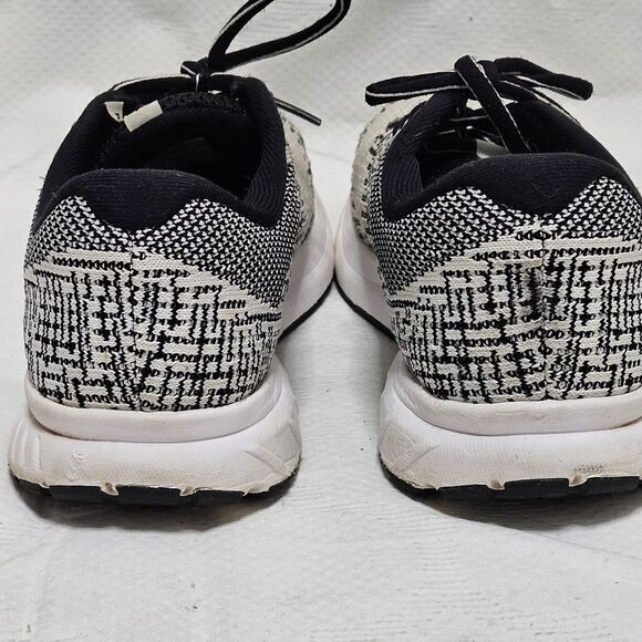 Brooks Revel 3 Low Top Running Shoes Sneakers White Black Women's Sz 8.5 M (B) - Picture 10 of 10